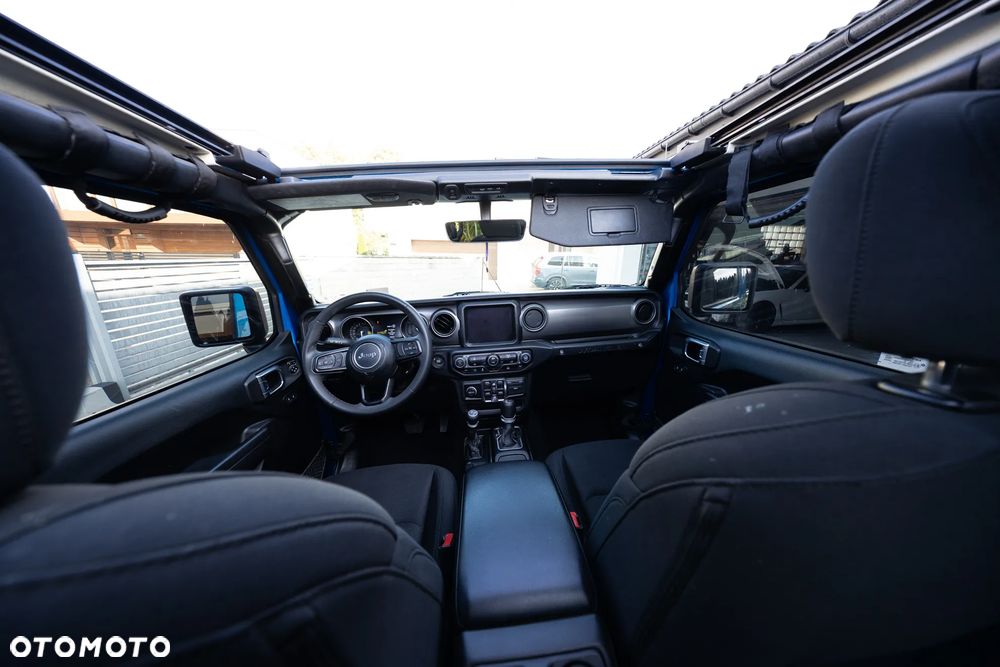 Jeep Wrangler - 16