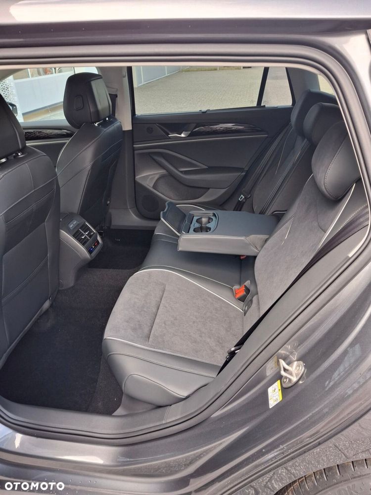 Volkswagen Passat - 16