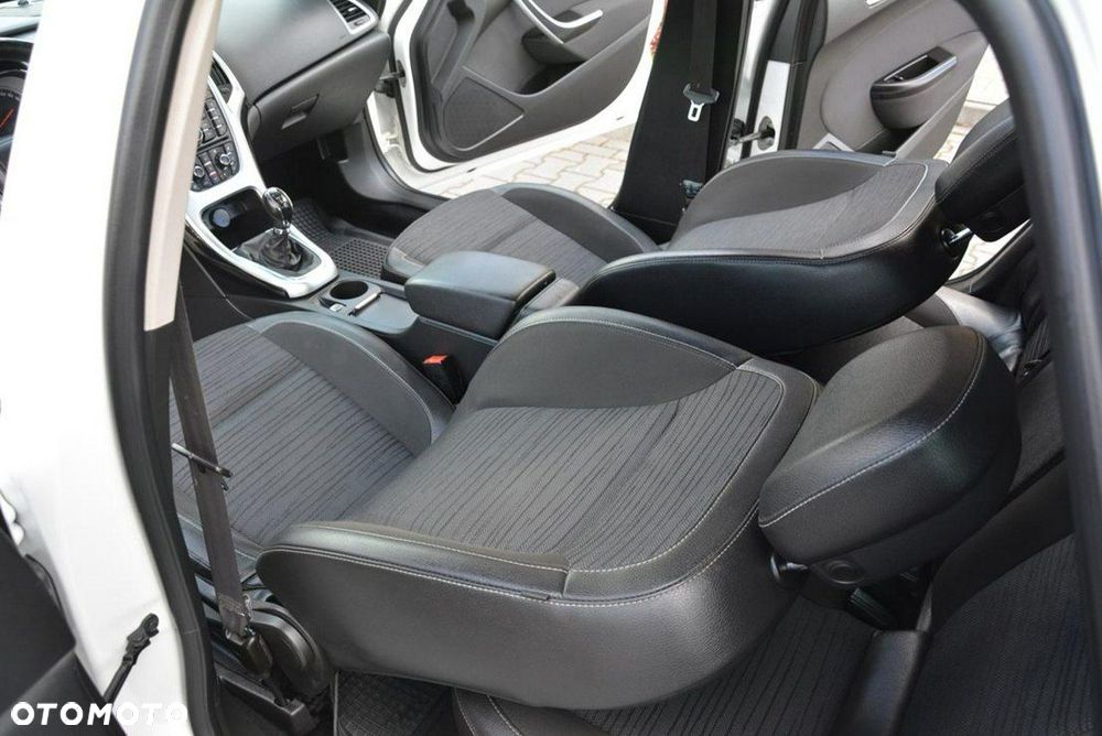 Opel Astra 1.4 Turbo Cosmo - 22