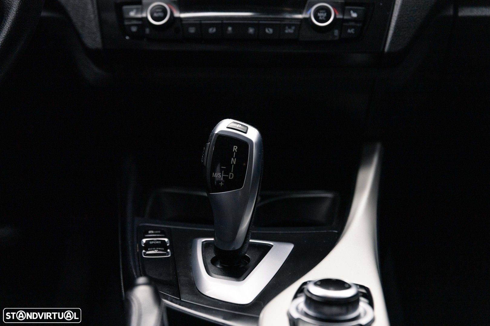 BMW 116 dA Line Urban - 32