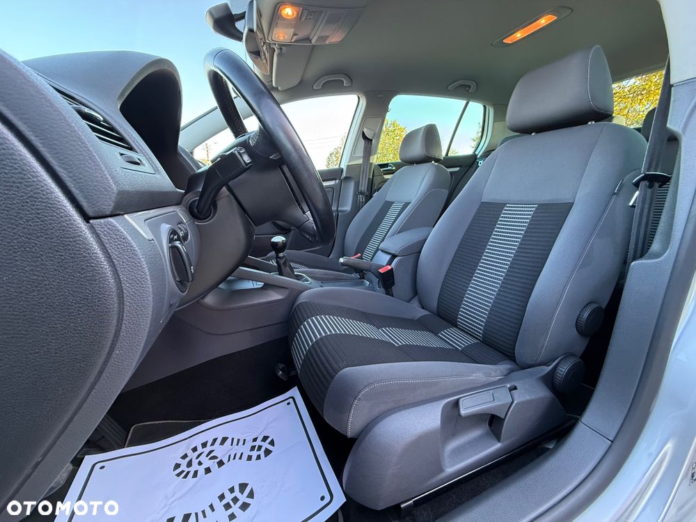 Volkswagen Golf - 24