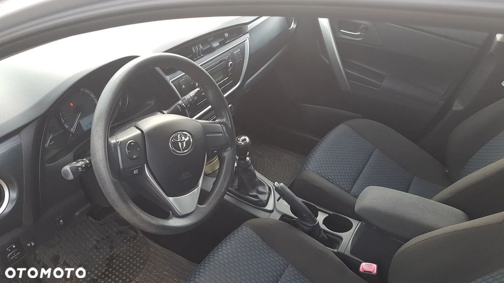 Toyota Auris 1.33 VVT-i Active - 4