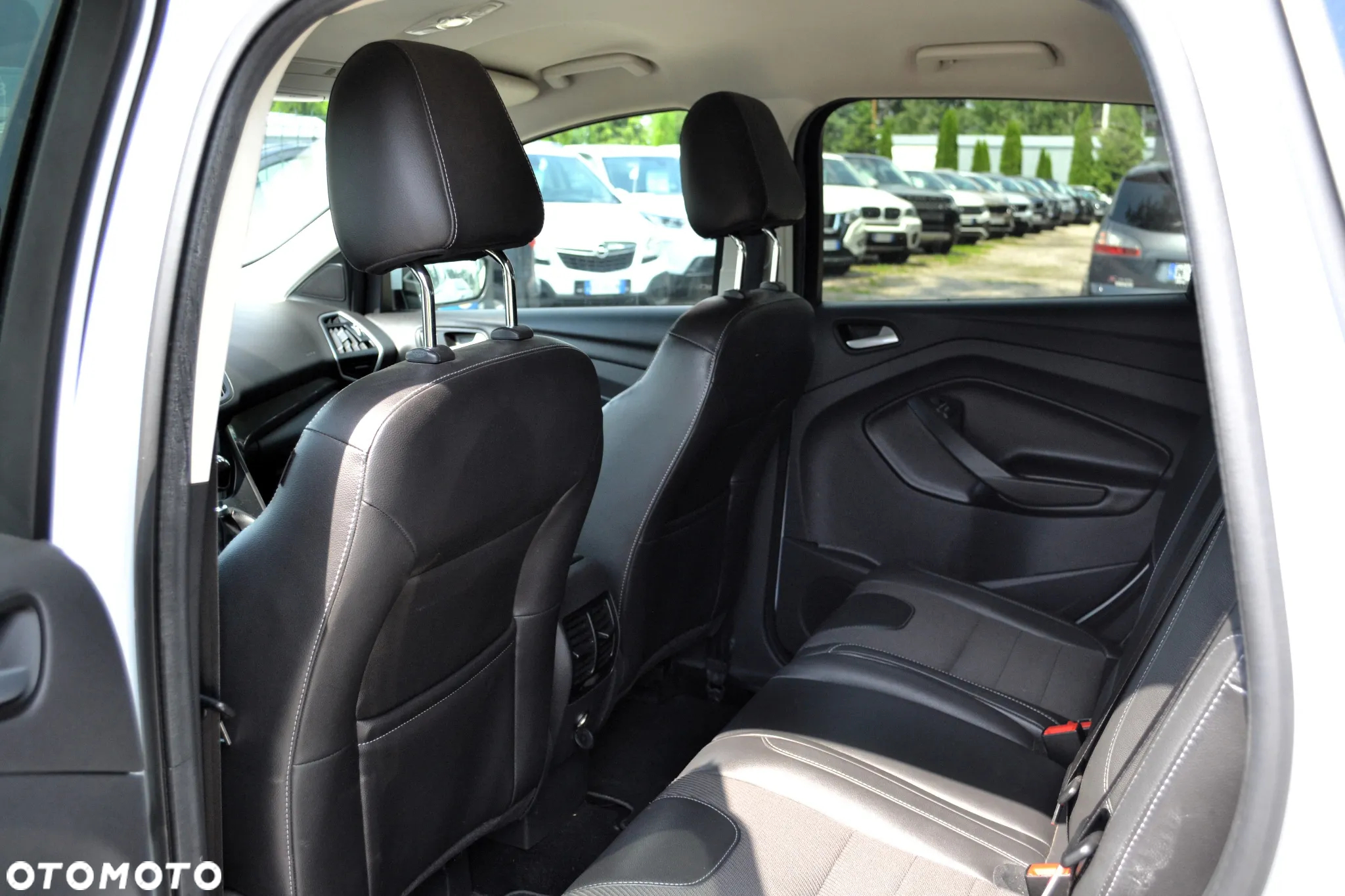 Ford Kuga 2.0 TDCi 2x4 Titanium - 11