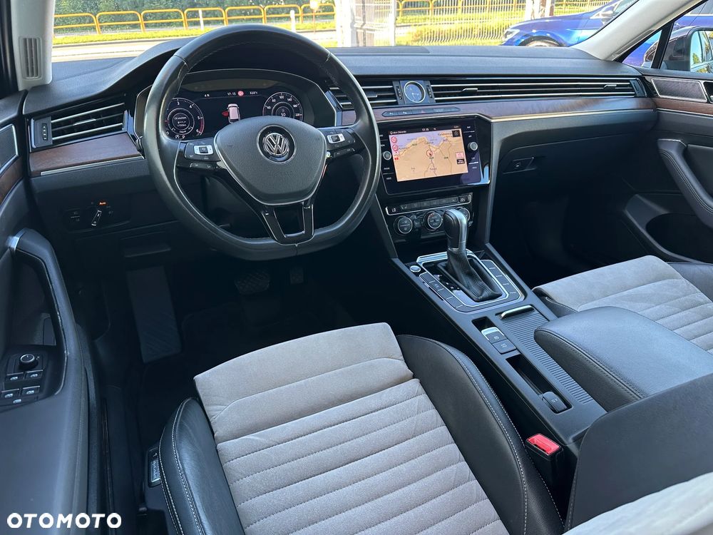 Volkswagen Passat 2.0 TDI SCR DSG Highline - 8