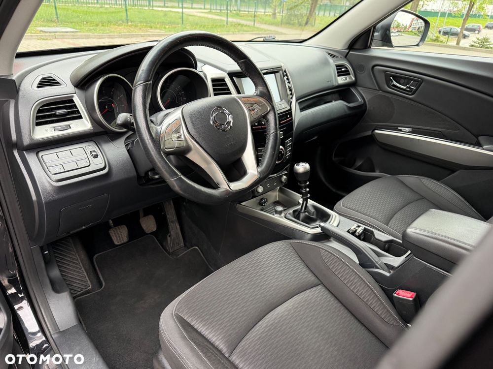 SsangYong/KGM Tivoli e-XGi 160 2WD Black+White - 14