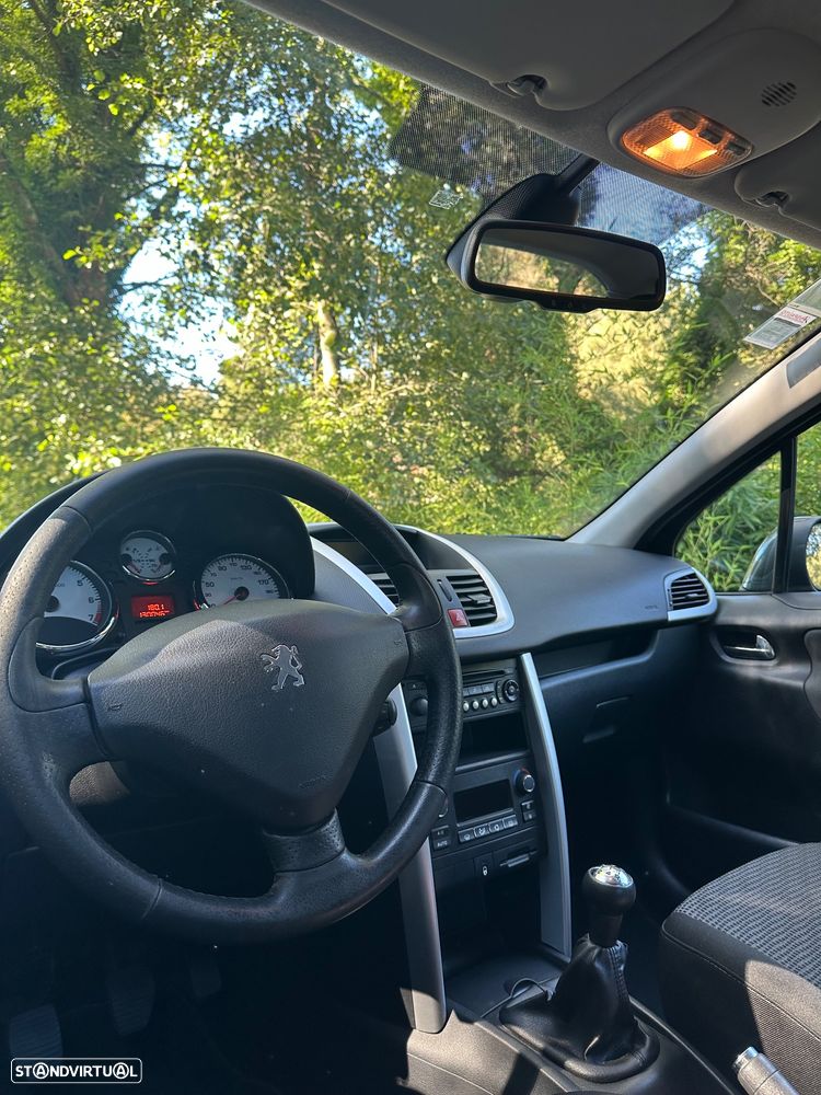 Peugeot 207 1.4 16V Sport - 21