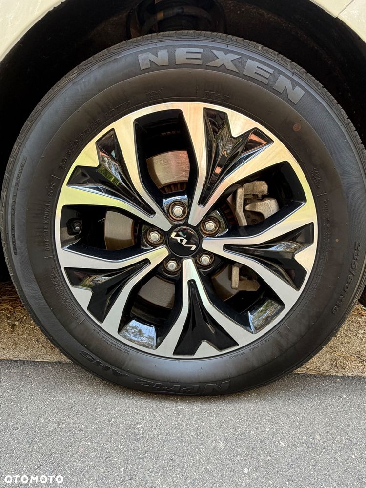 Kia Carnival - 36