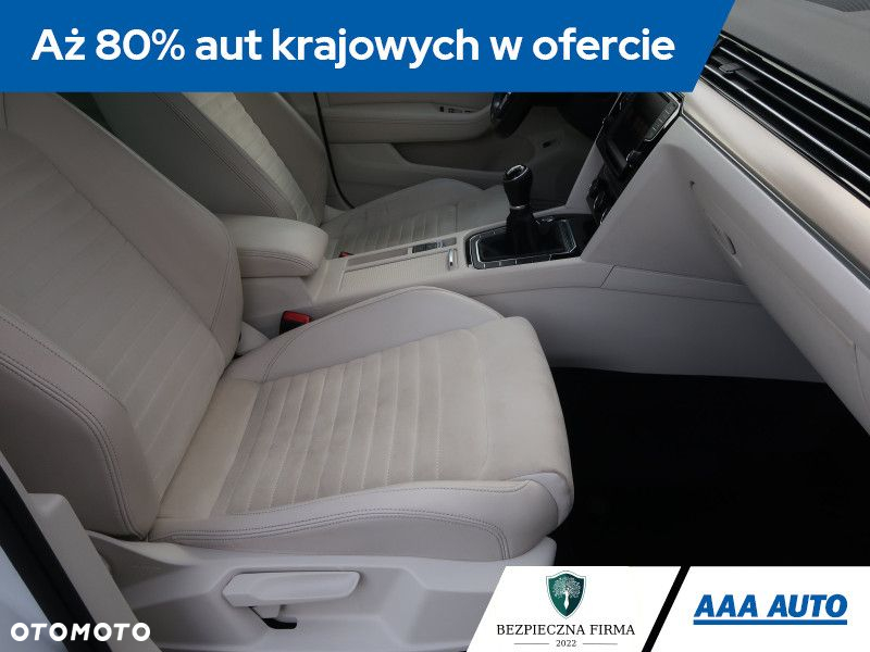 Volkswagen Passat - 10