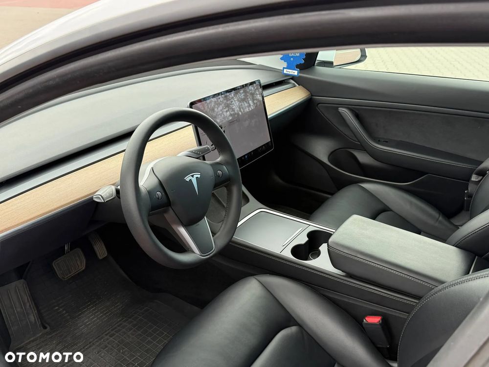 Tesla Model 3 Standard Reichweite Plus Hinterradantrieb - 17
