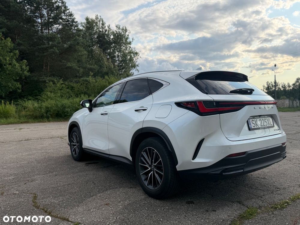 Lexus NX 350h Business AWD - 3