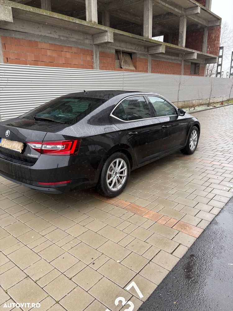 Skoda Superb 2.0 TDI DSG Style - 30
