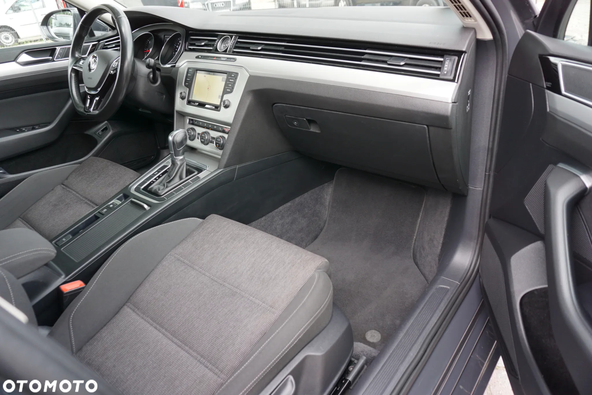 Volkswagen Passat Variant 2.0 TDI SCR DSG Comfortline - 15