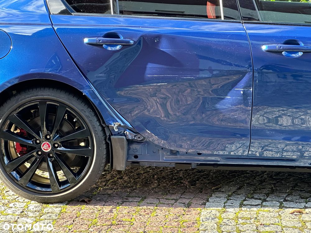 Jaguar XE 2.0 P300 AWD R-Dynamic HSE - 19