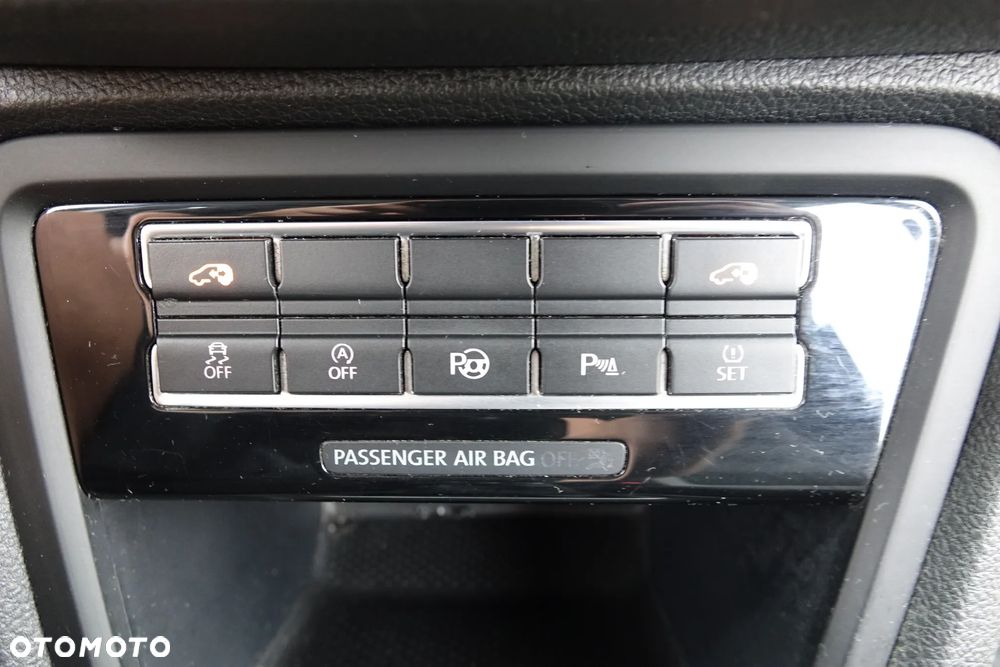 Volkswagen Sharan 2.0 TDI Highline - 23