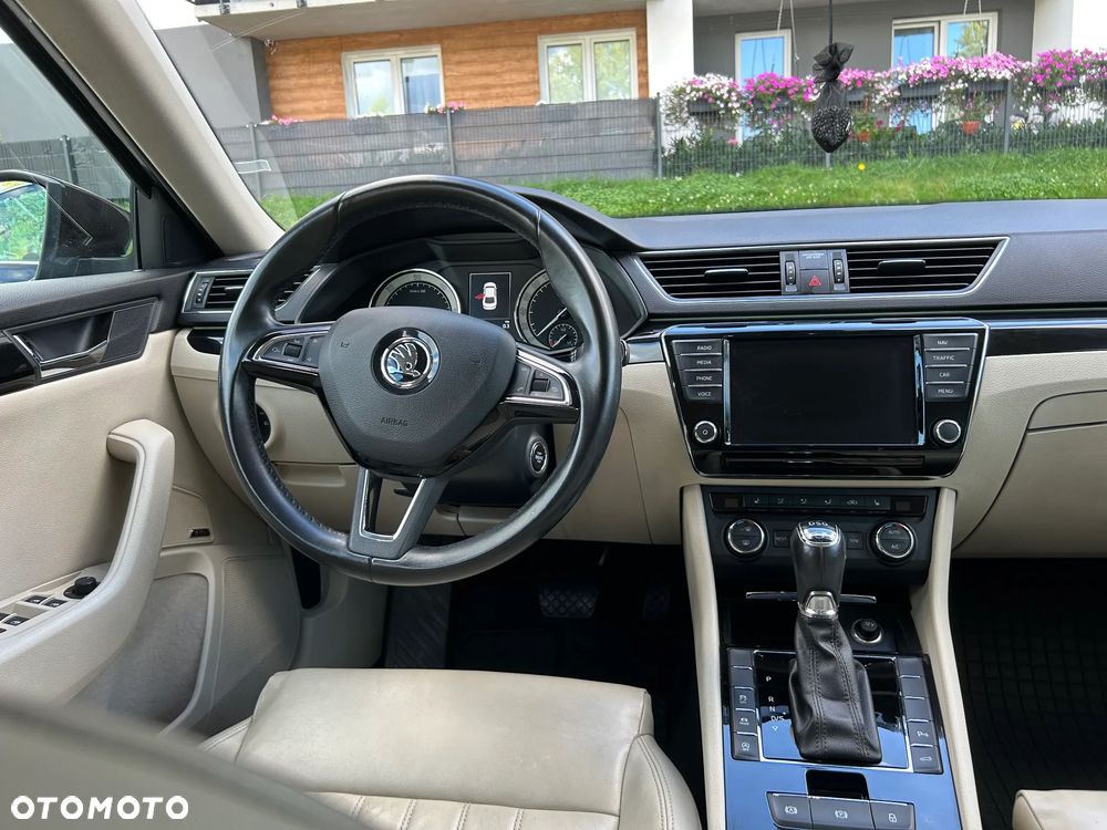 Skoda Superb 2.0 TDI 4x4 L&K DSG - 18