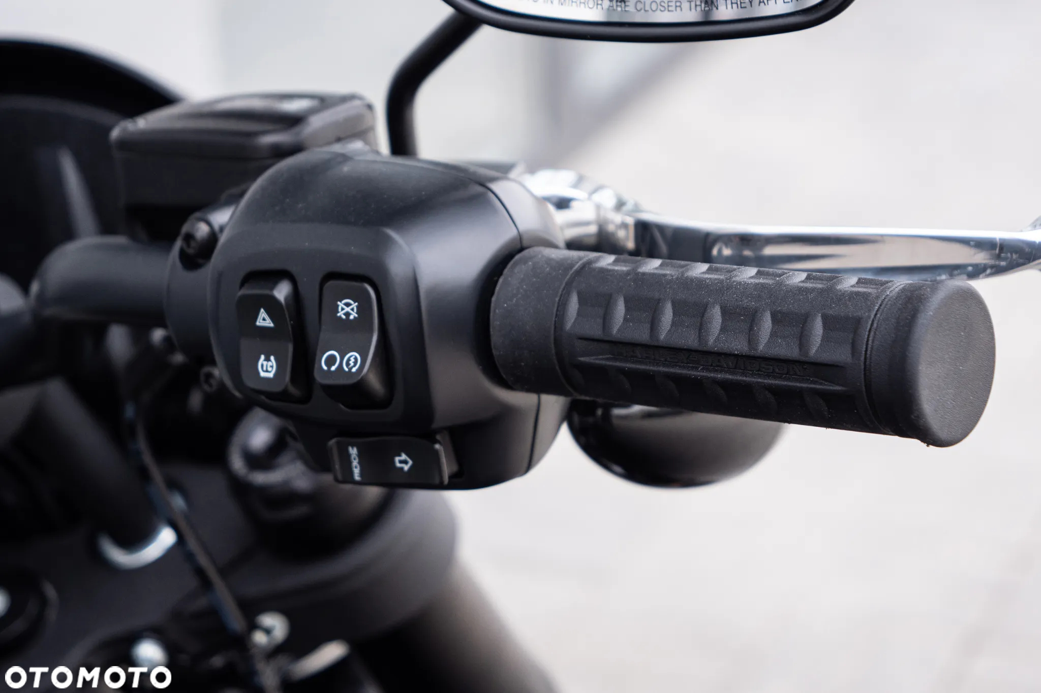 Harley-Davidson Softail Low Rider - 27