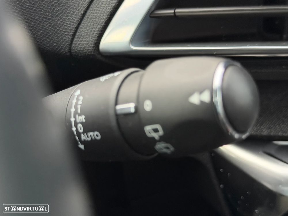 Peugeot 3008 1.2 PureTech Allure Pack EAT8 - 12