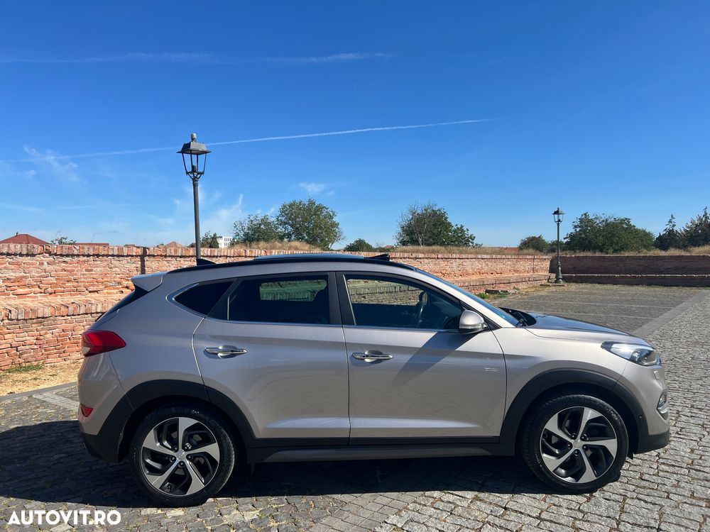 Hyundai Tucson 2.0 CRDI 4WD 6AT Luxury+ - 10