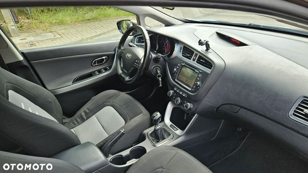 Kia Ceed 1.6 CRDi 128 Dream Team Edition - 23