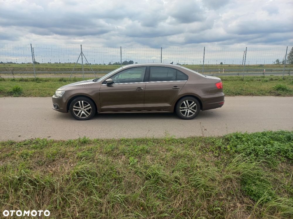 Volkswagen Jetta - 6