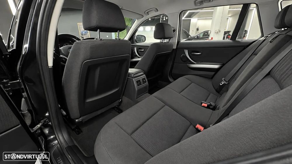 BMW 318 d Navigation - 37