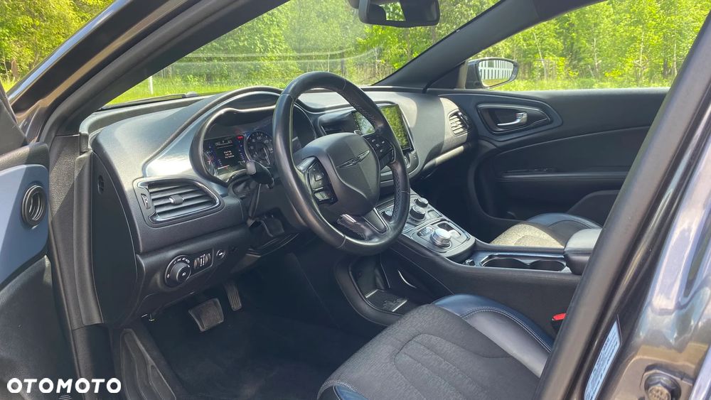 Chrysler 200 - 13