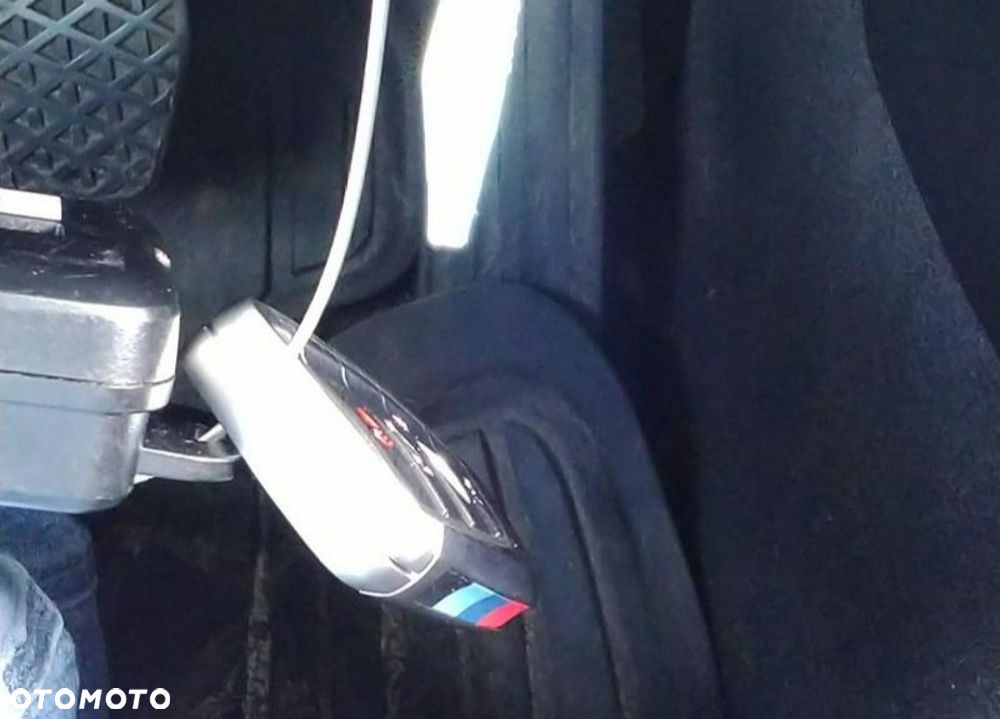 BMW Seria 3 330i xDrive M Sport - 11