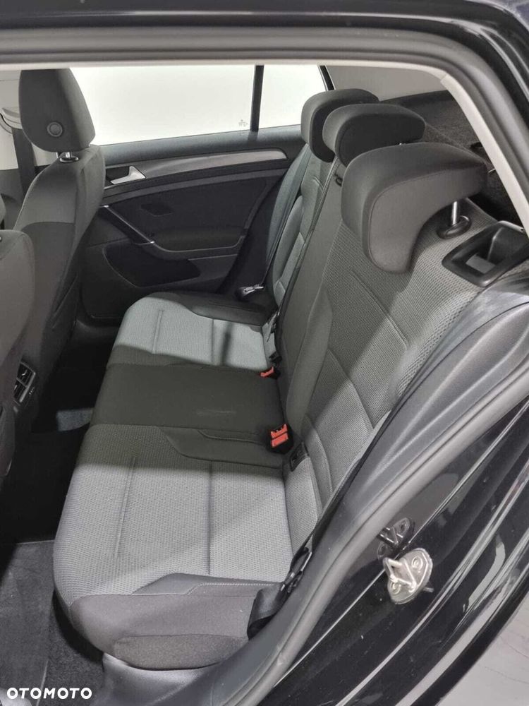 Volkswagen Golf - 16