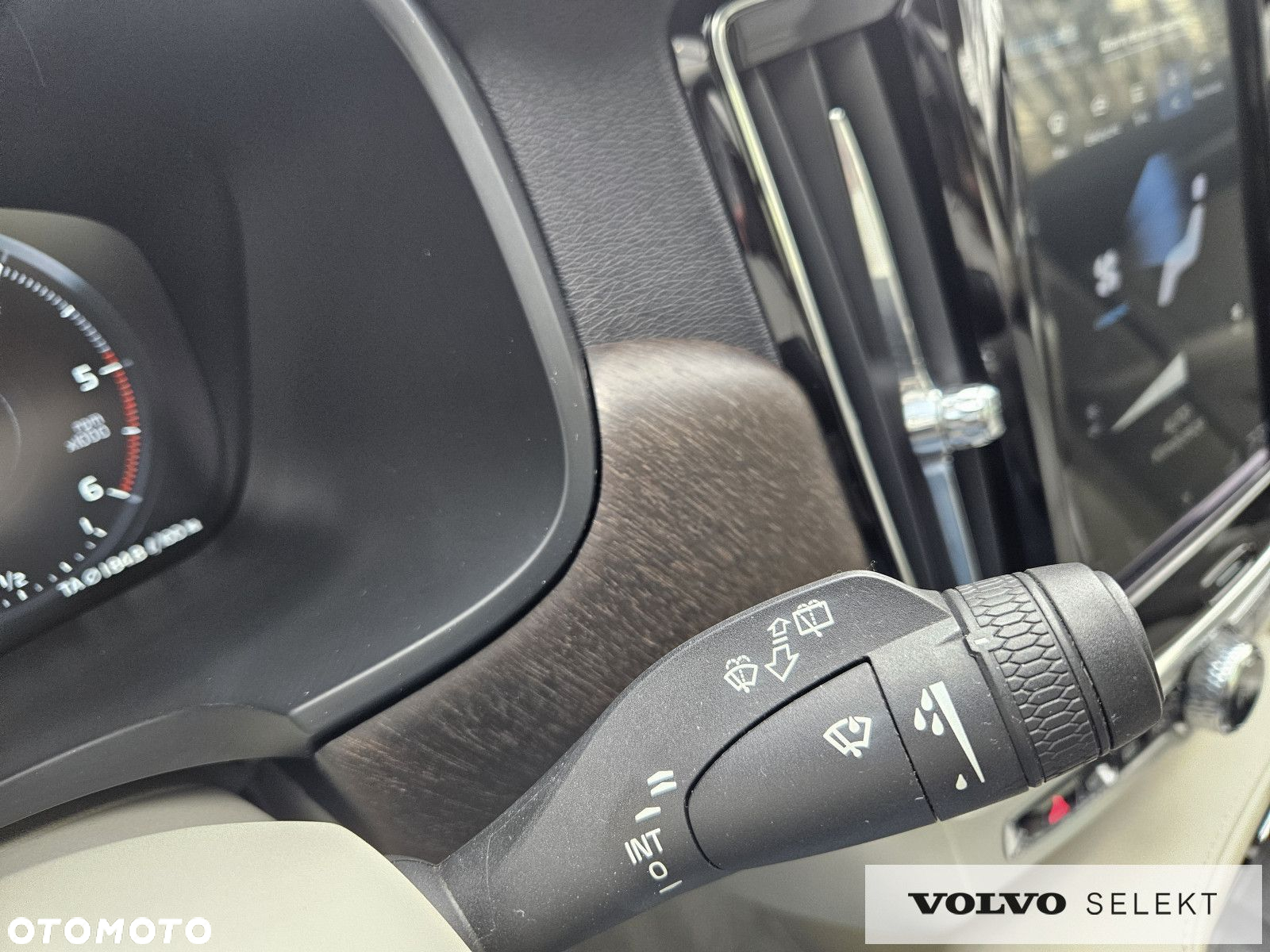 Volvo V90 Cross Country - 27