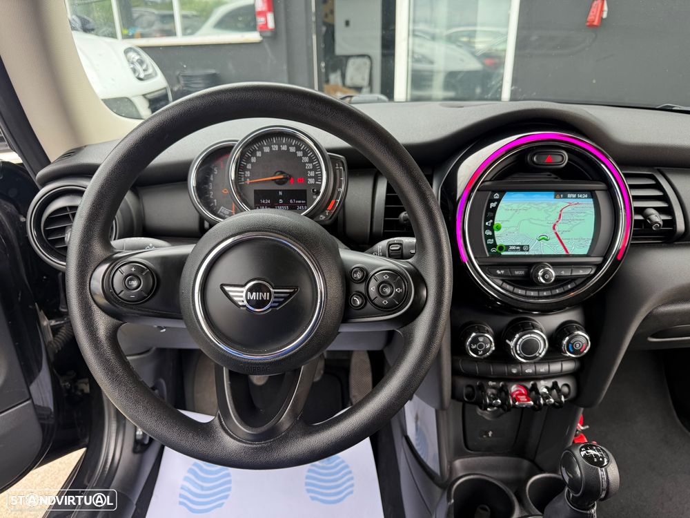 MINI 3 Portas Cooper D - 17