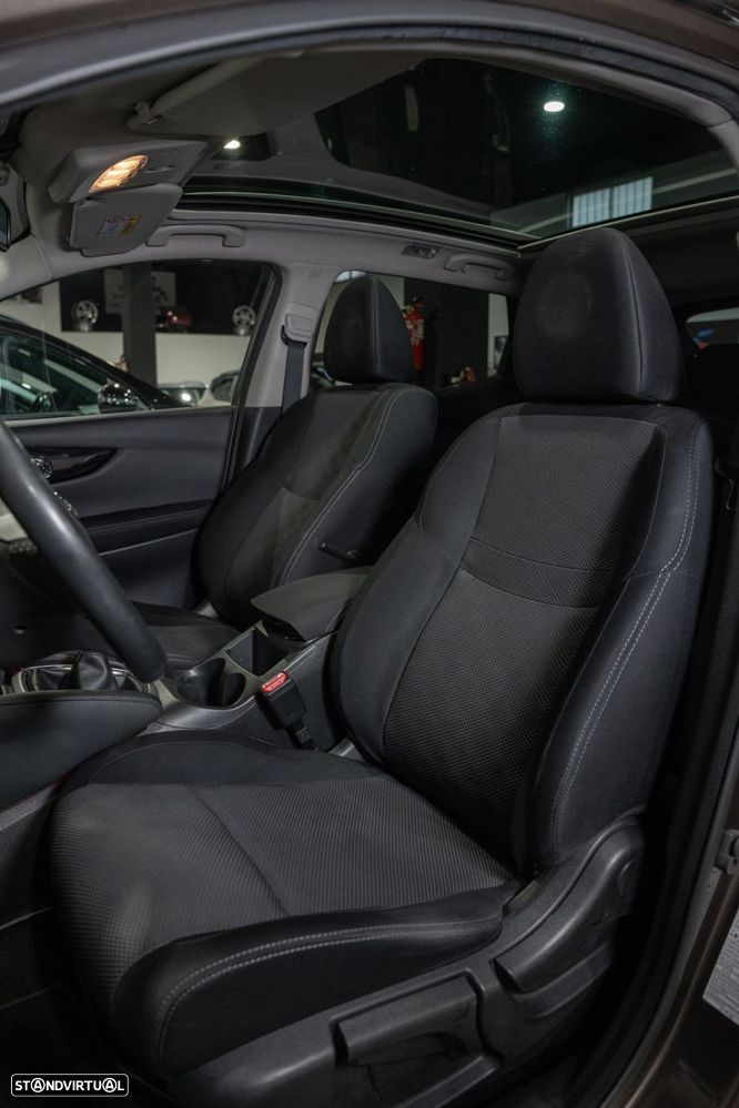 Nissan Qashqai 1.5 dCi N-Connecta - 18