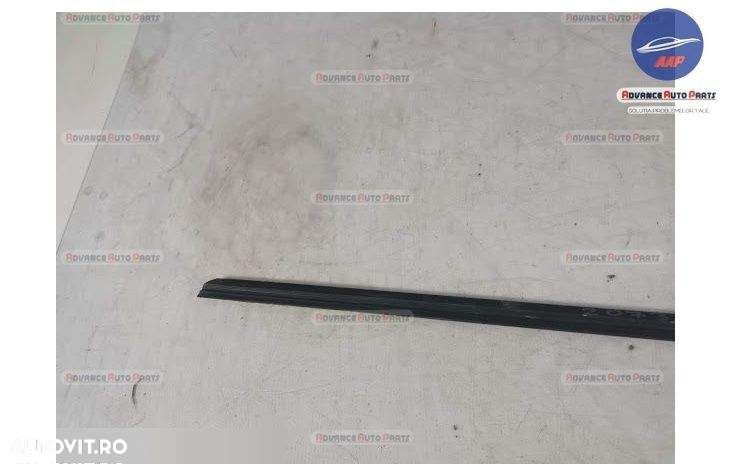 Ornament Cromat Perie Geam Usa Dreapta Fata Jaguar  XE  X760 [2014 - 2 - 6