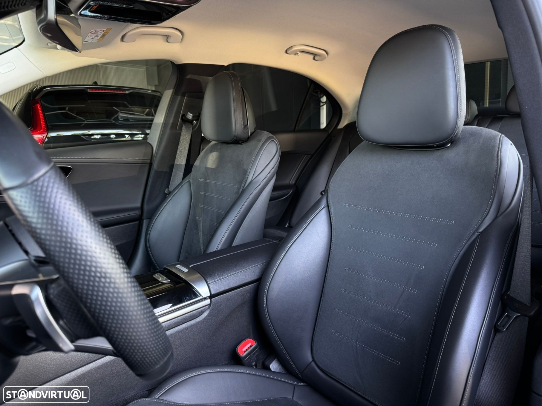 Mercedes-Benz C 300 d AMG Line - 13