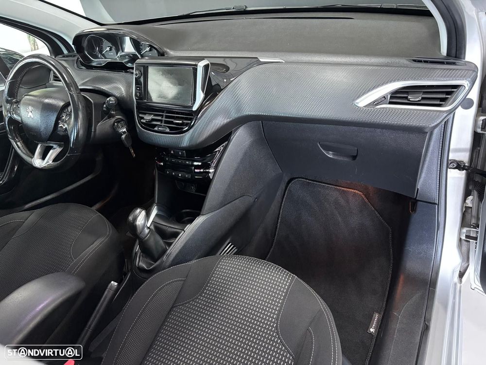 Peugeot 208 1.6 BlueHDi Style - 10