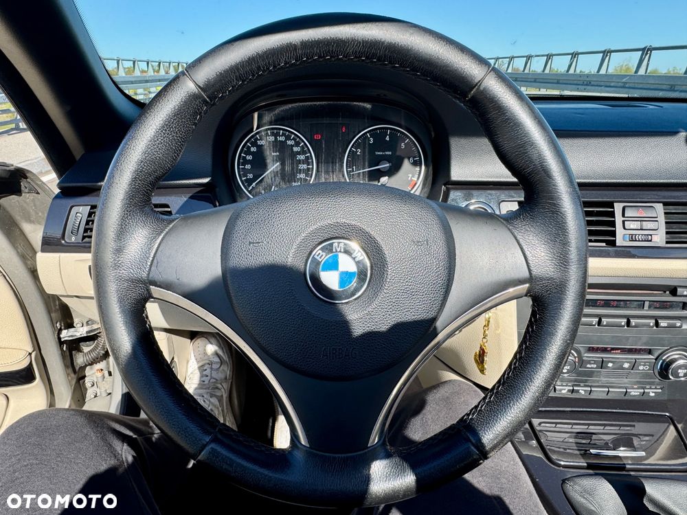 BMW Seria 3 320i - 16
