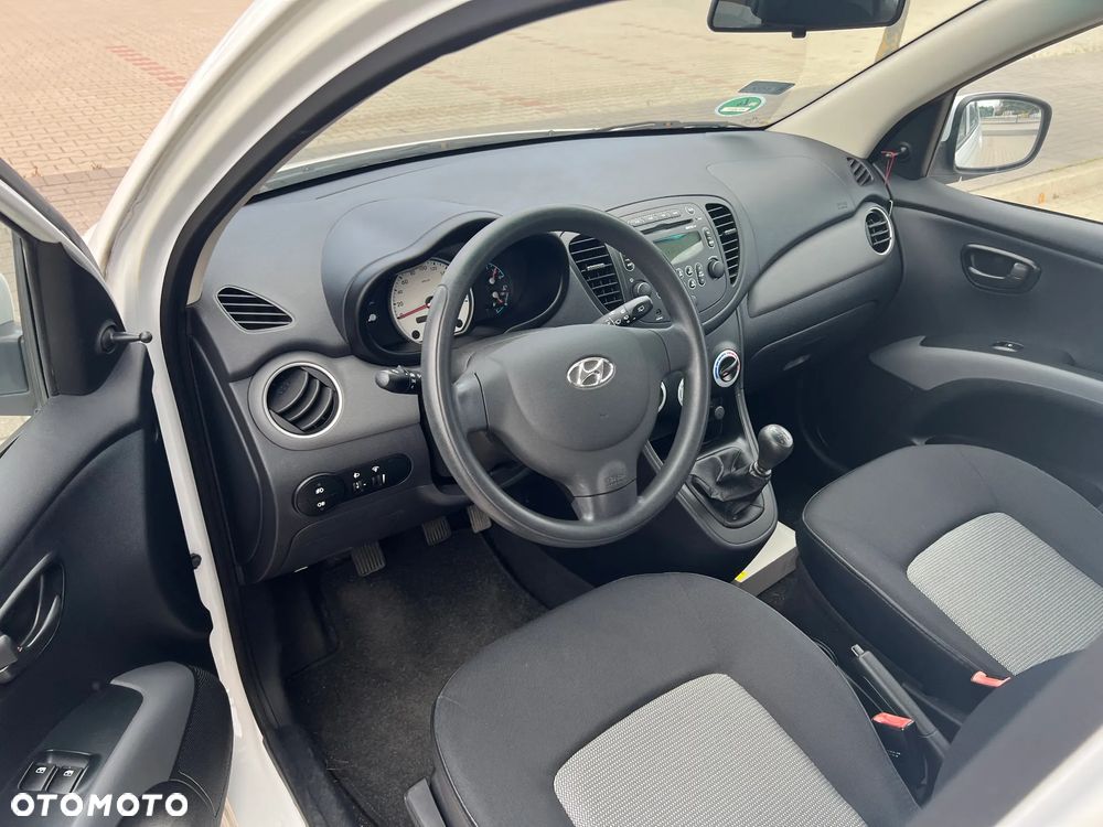 Hyundai i10 1.1 - 8