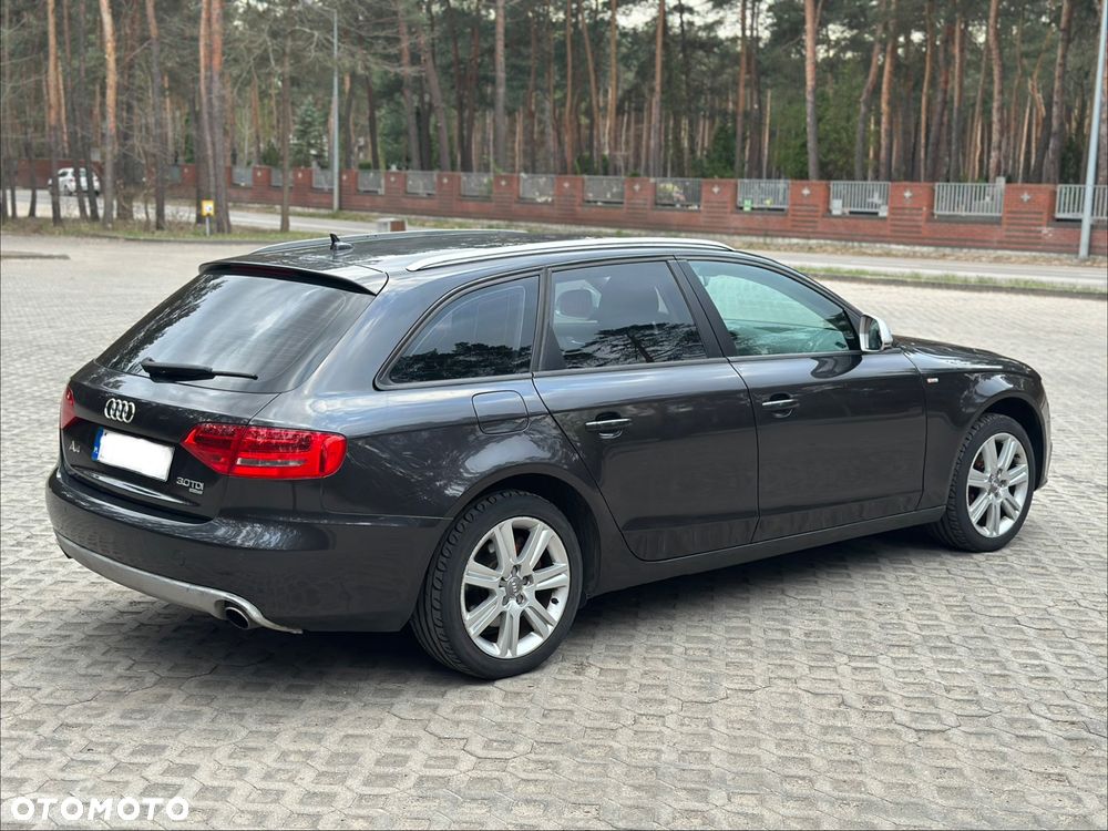 Audi A4 Avant - 10