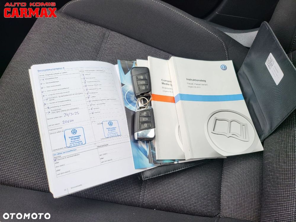 Volkswagen Passat - 36