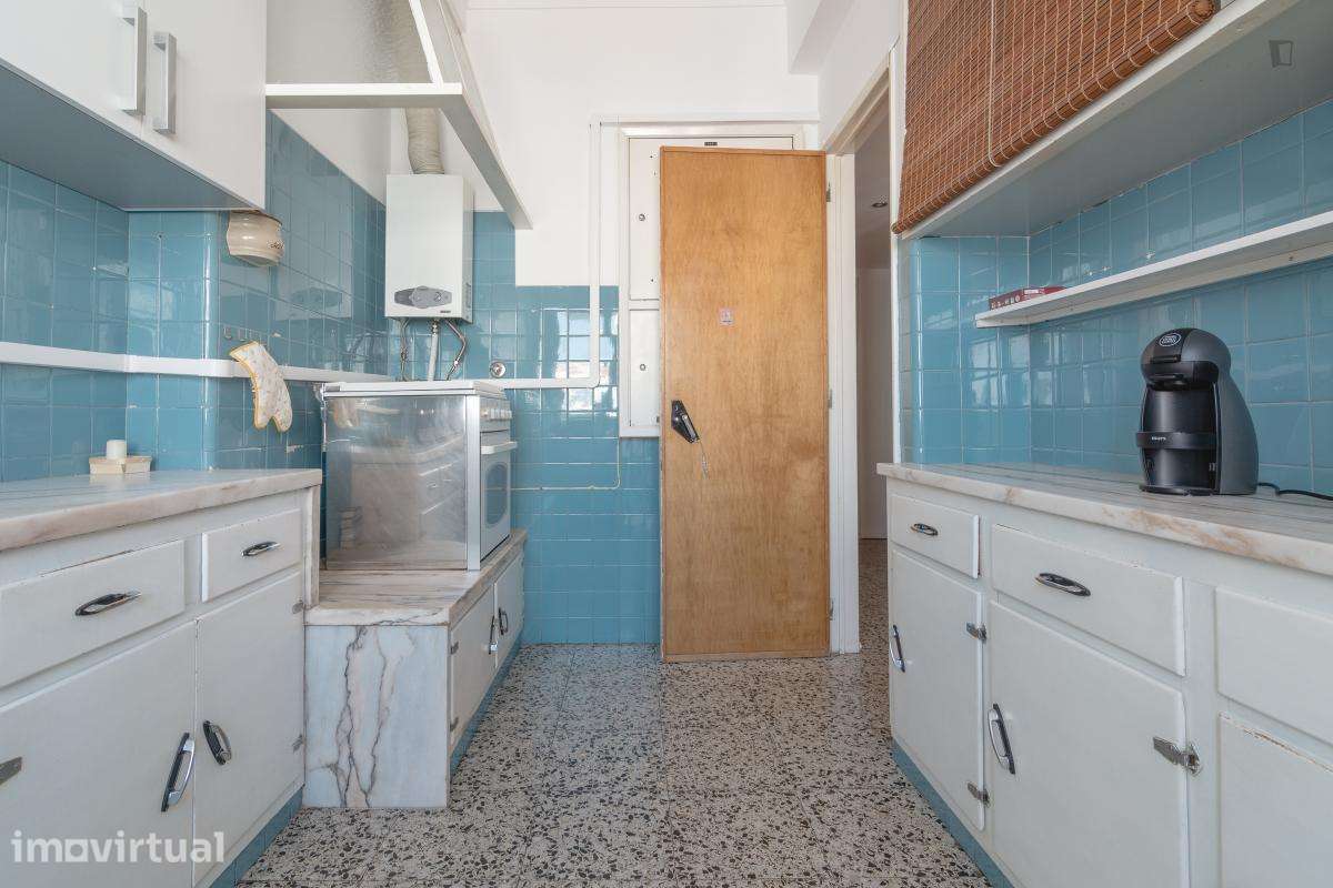 Quarto - localizado em Lumiar Lisbon - Grande imagem: 5/18