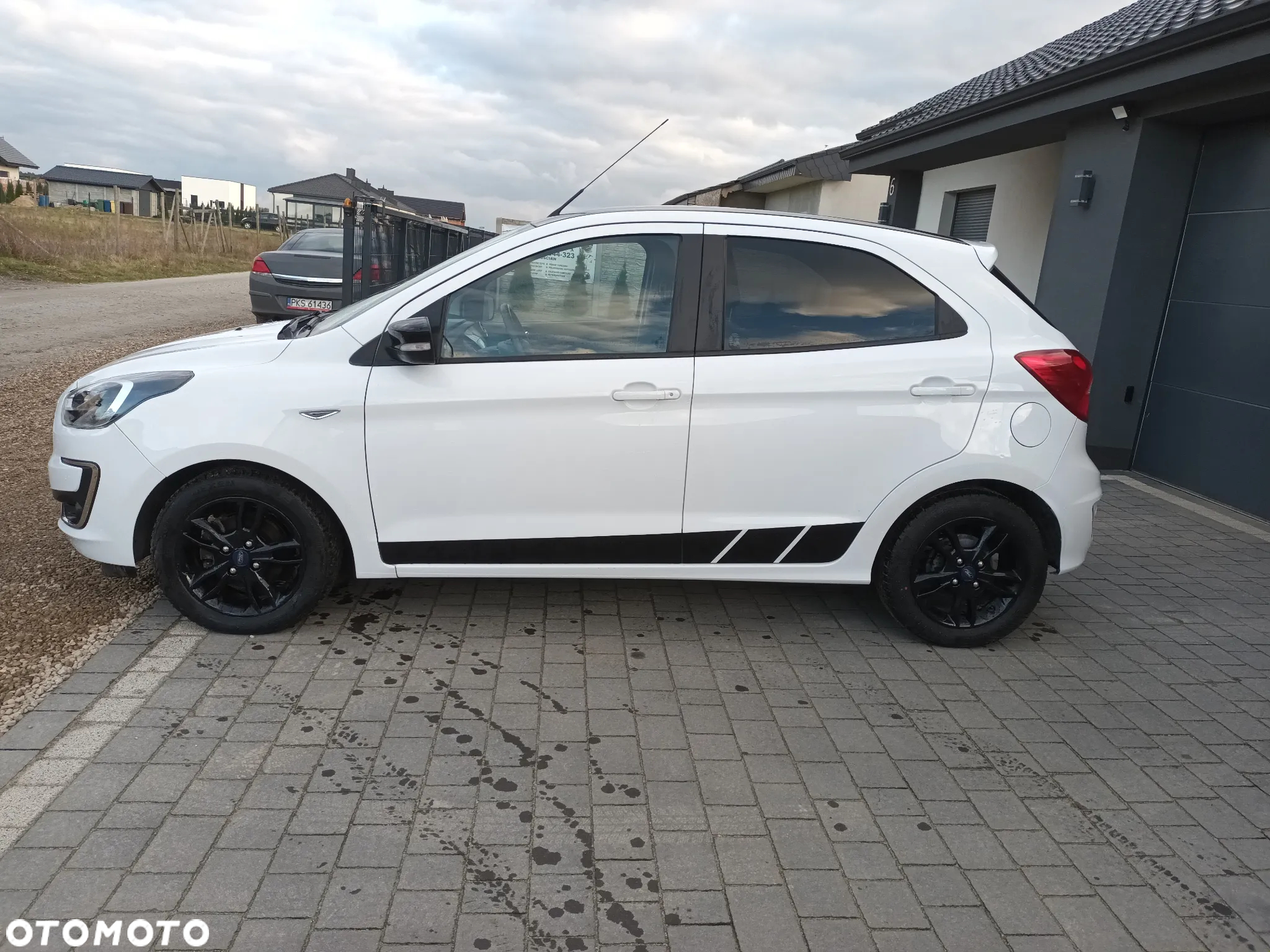 Ford Ka+ 1.2 Ti-VCT Black Edition - 11