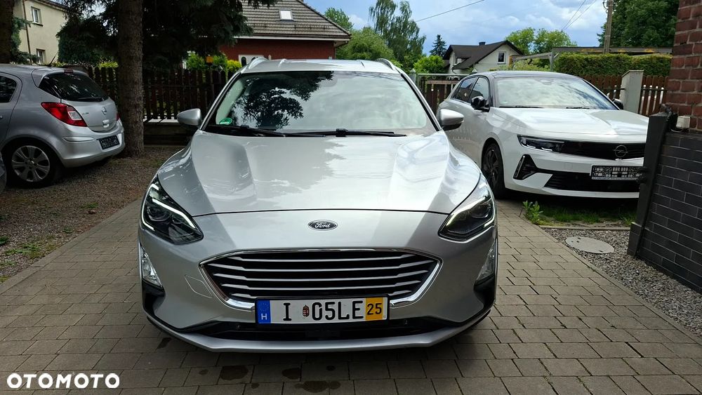 Ford Focus 2.0 EcoBlue STart-Stopp-System TITANIUM - 2