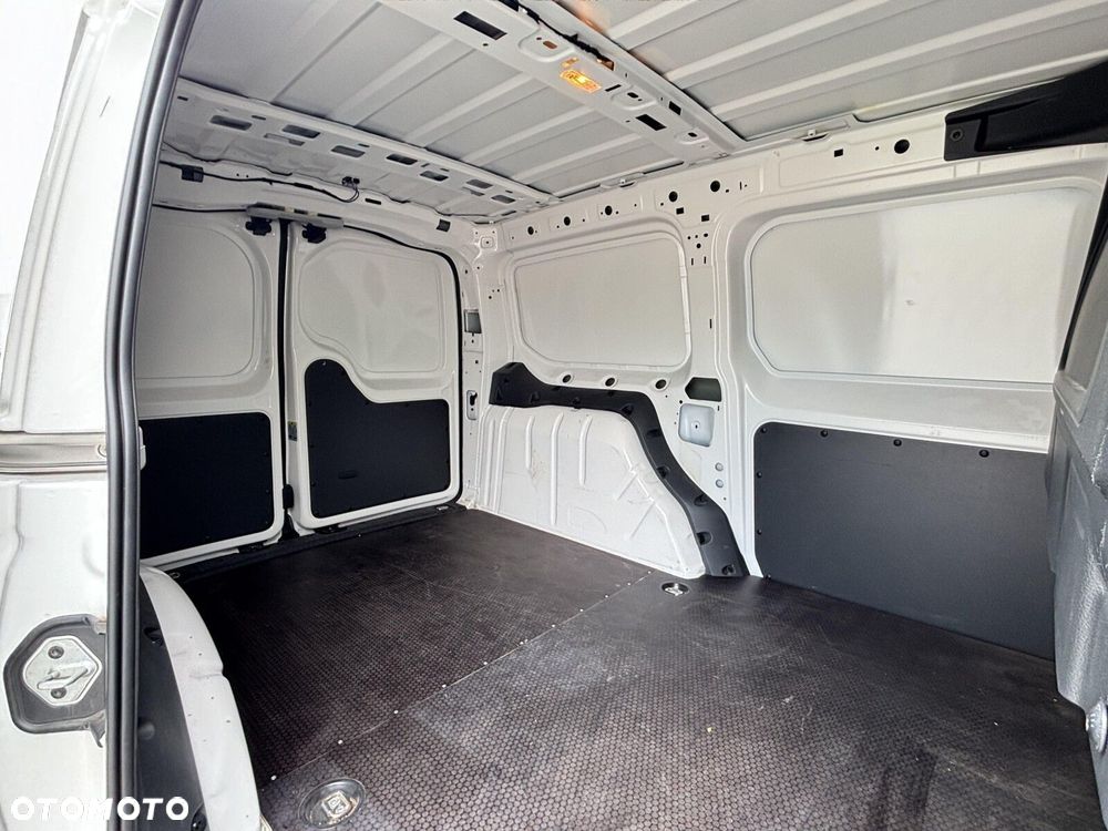 Volkswagen Caddy - 28
