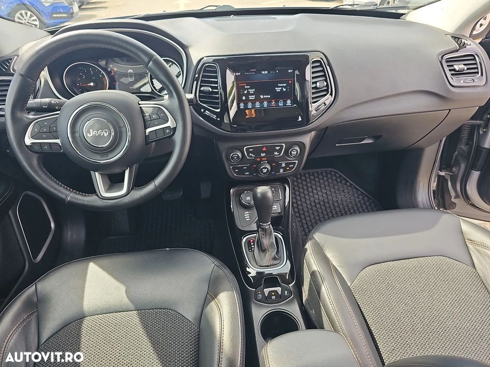 Jeep Compass - 10