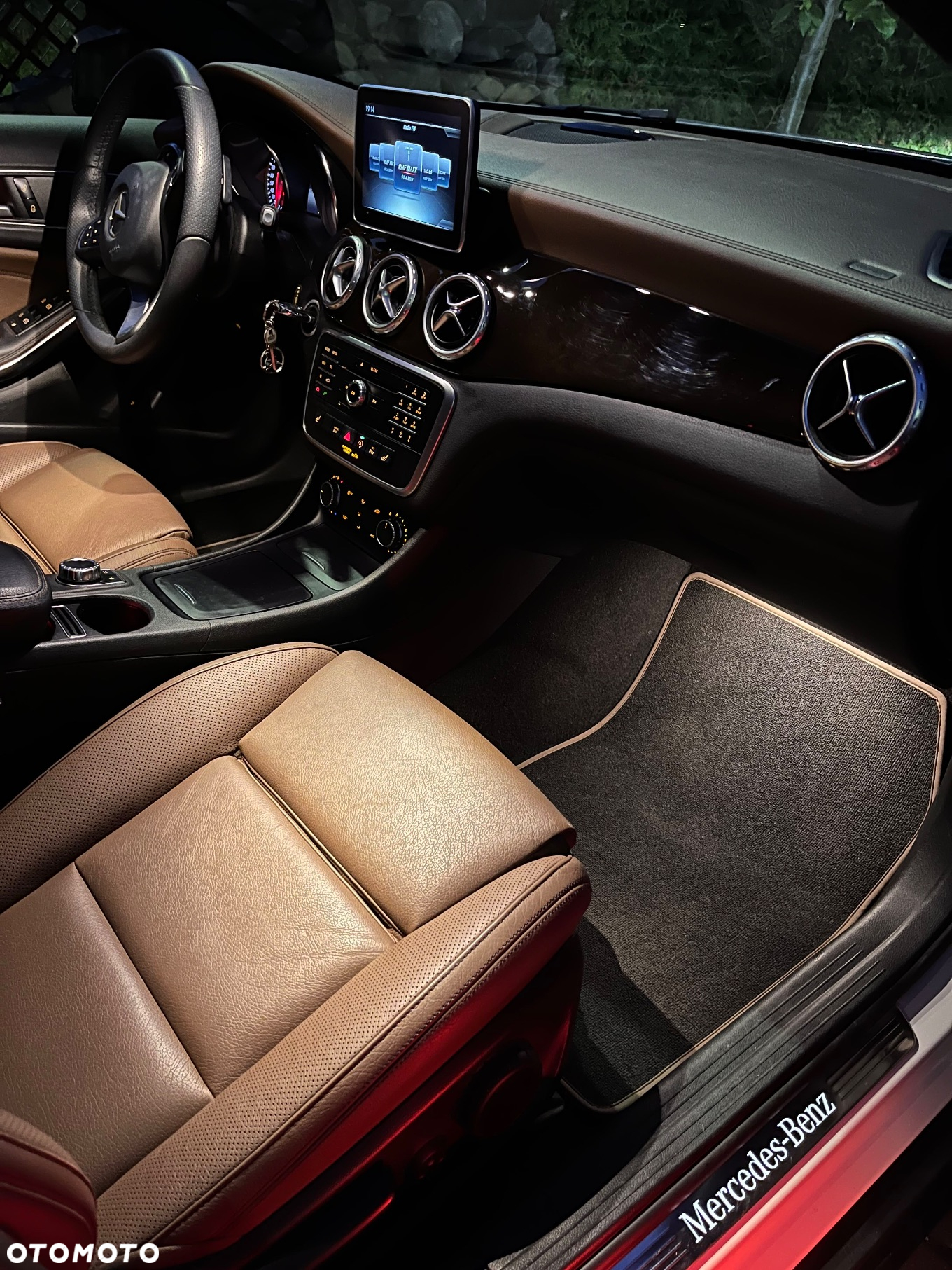 Mercedes-Benz GLA - 18