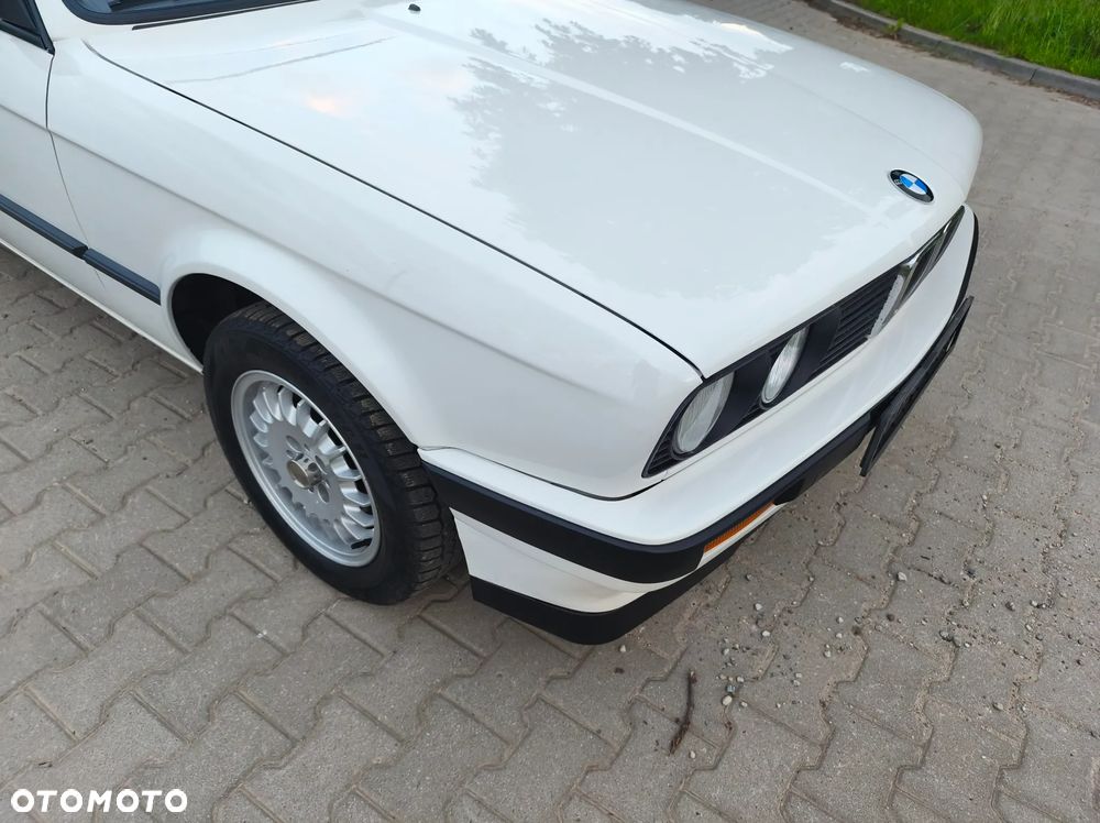 BMW Seria 3 318is - 11
