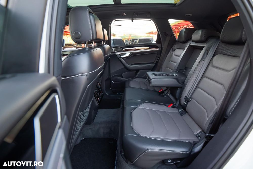 Volkswagen Touareg - 18