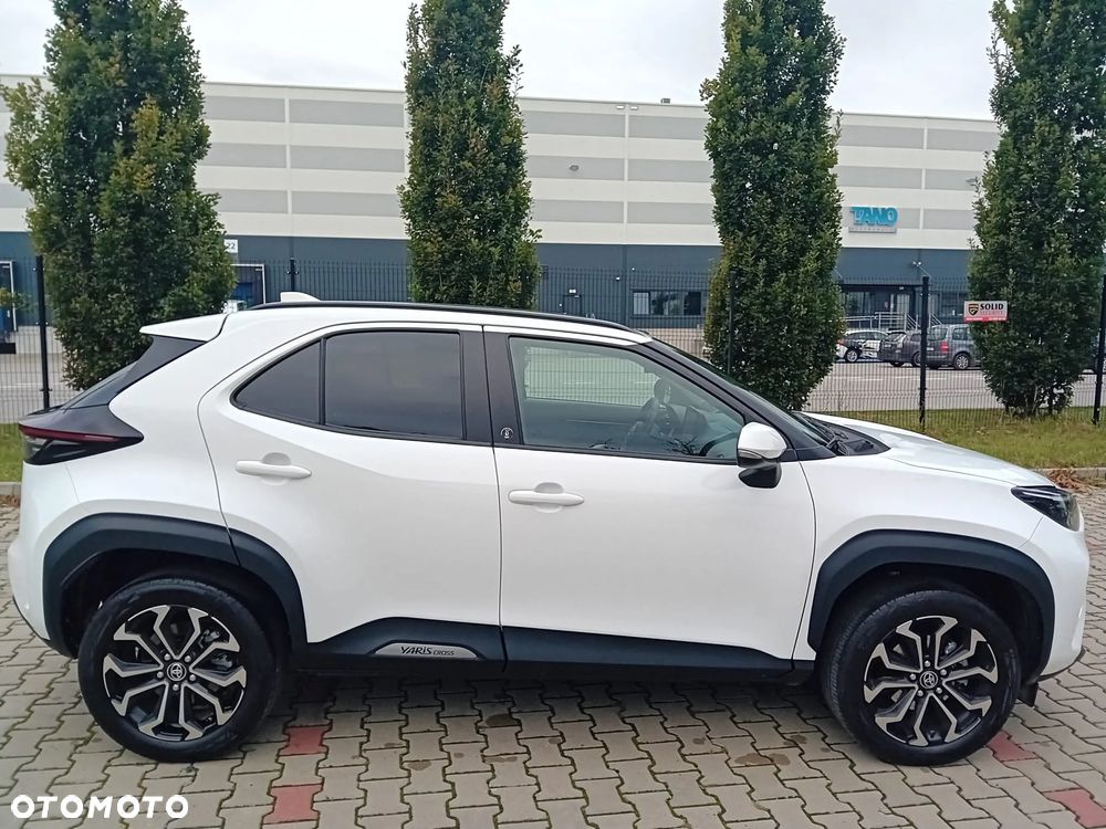 Toyota Yaris Cross Hybrid 130 1.5 VVT-i Team Deutschland - 4