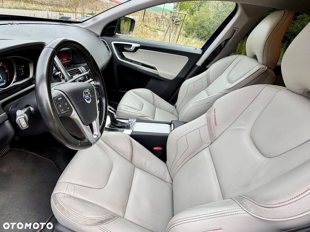 Volvo XC 60 D4 AWD Ocean Race - 24