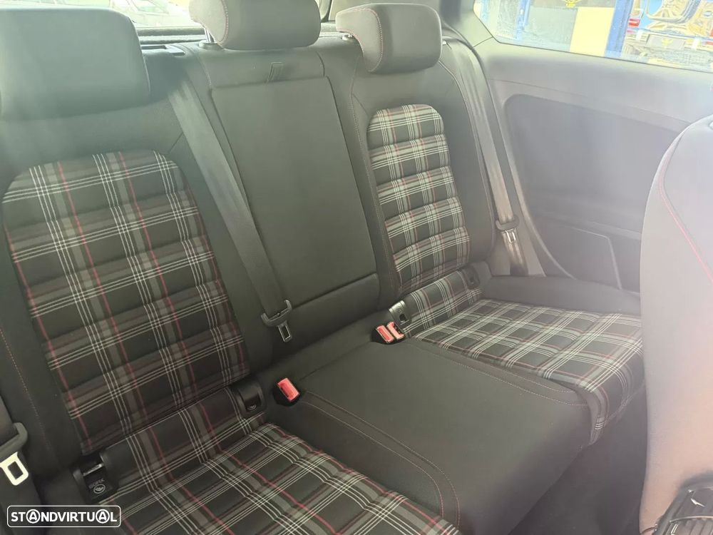 VW Golf 2.0 TSi GTi DSG Performance - 26