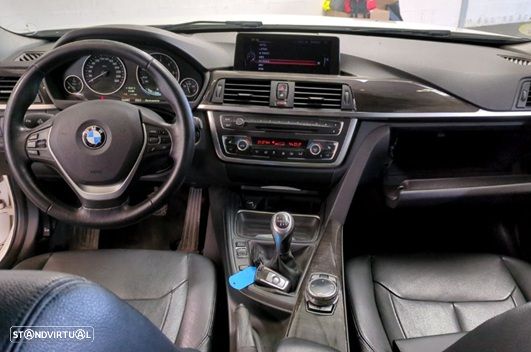 BMW 320 d EfficientDynamics Line Luxury - 11